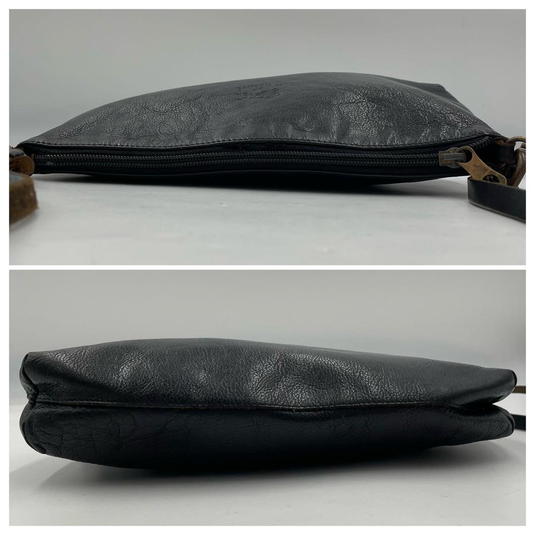 【美品】イルビゾンテ　ショルダーバッグ　ロゴ型押し　ゴールド金具　レザー　黒