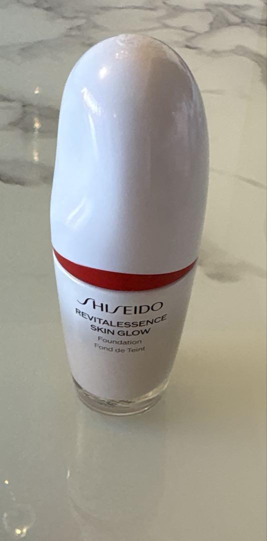 SHISEIDO メーキャップ エッセンス スキングロウ ファンデーション140