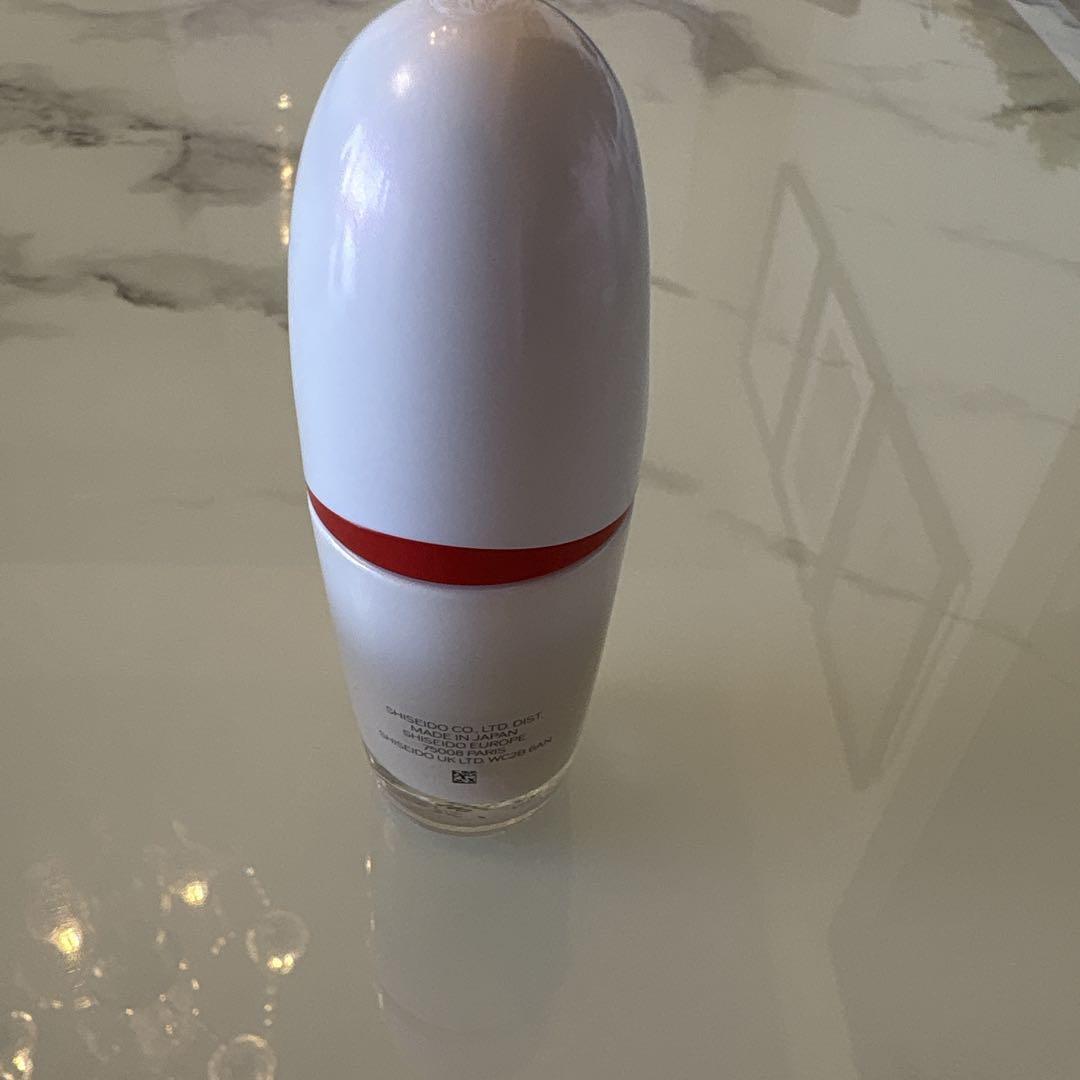 SHISEIDO メーキャップ エッセンス スキングロウ ファンデーション140