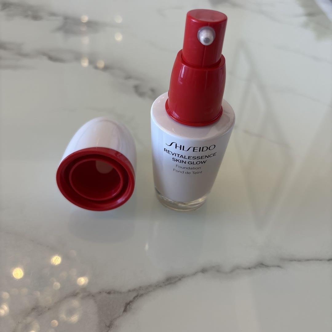 SHISEIDO メーキャップ エッセンス スキングロウ ファンデーション140