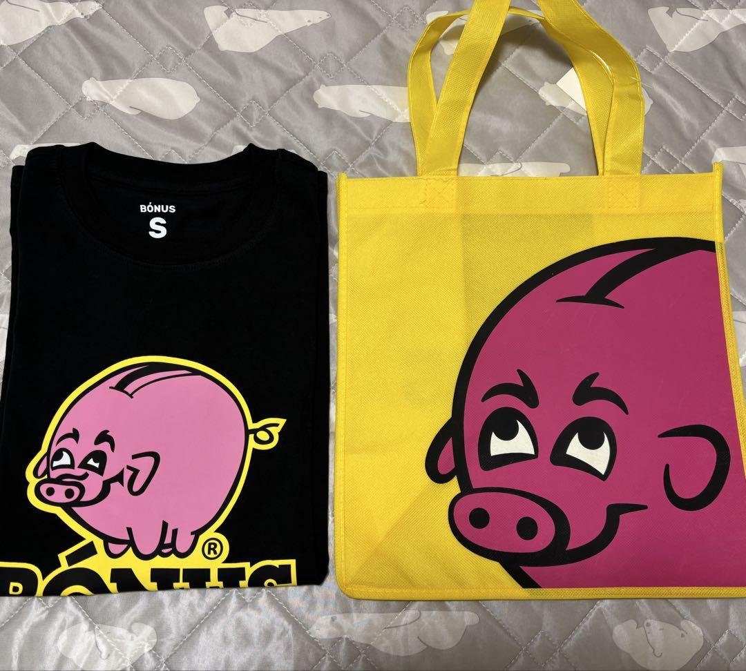 アイスランドのスーパー　BONUS ブラックTシャツ エコバッグ