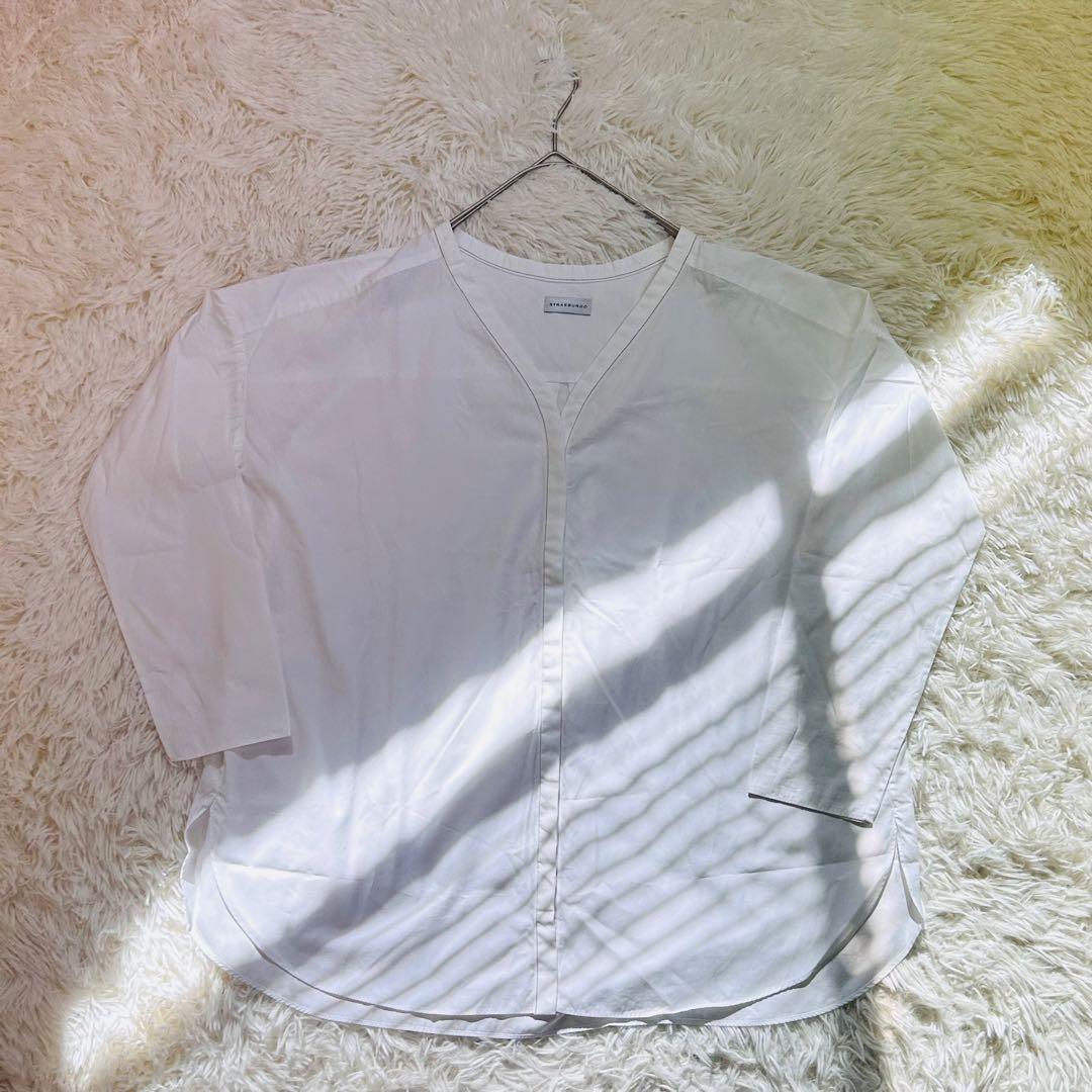 STRASBURGO Vネック白シャツ 38 上質 綿100 ブラウスM・STRASBURGO