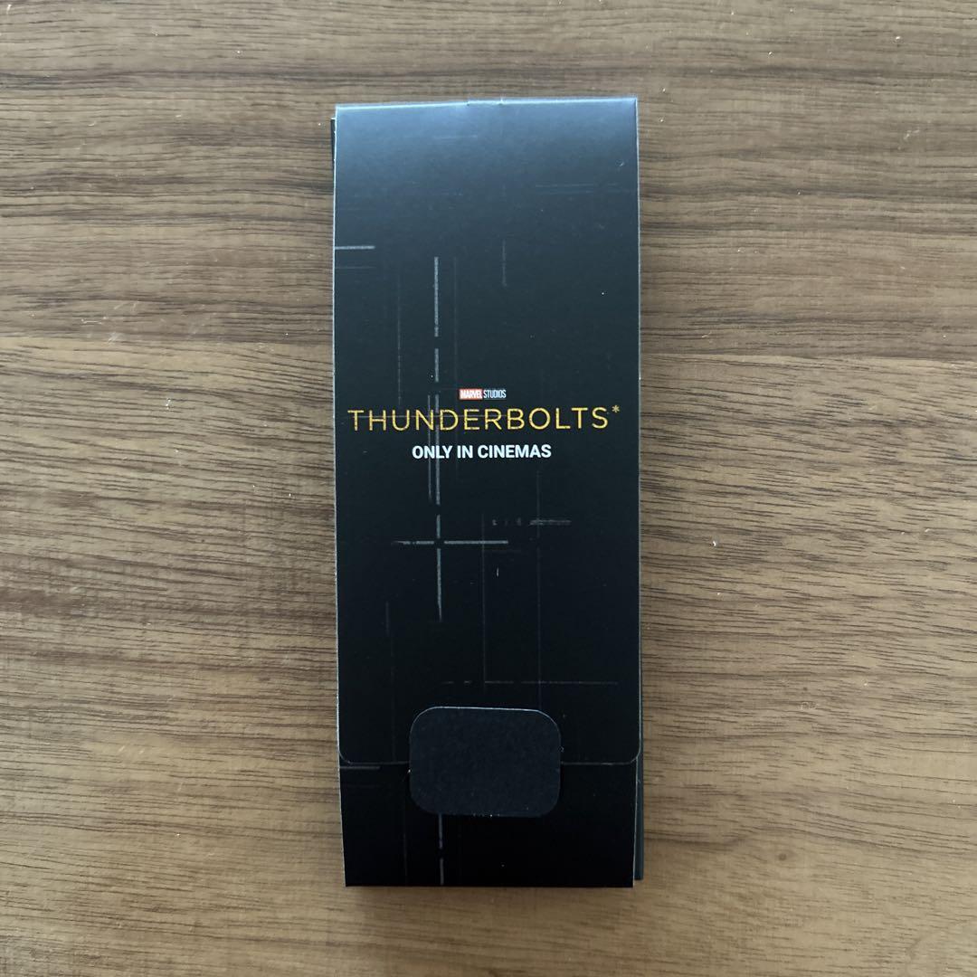 サンダーボルツ　バッキー　非売品　キーホルダー