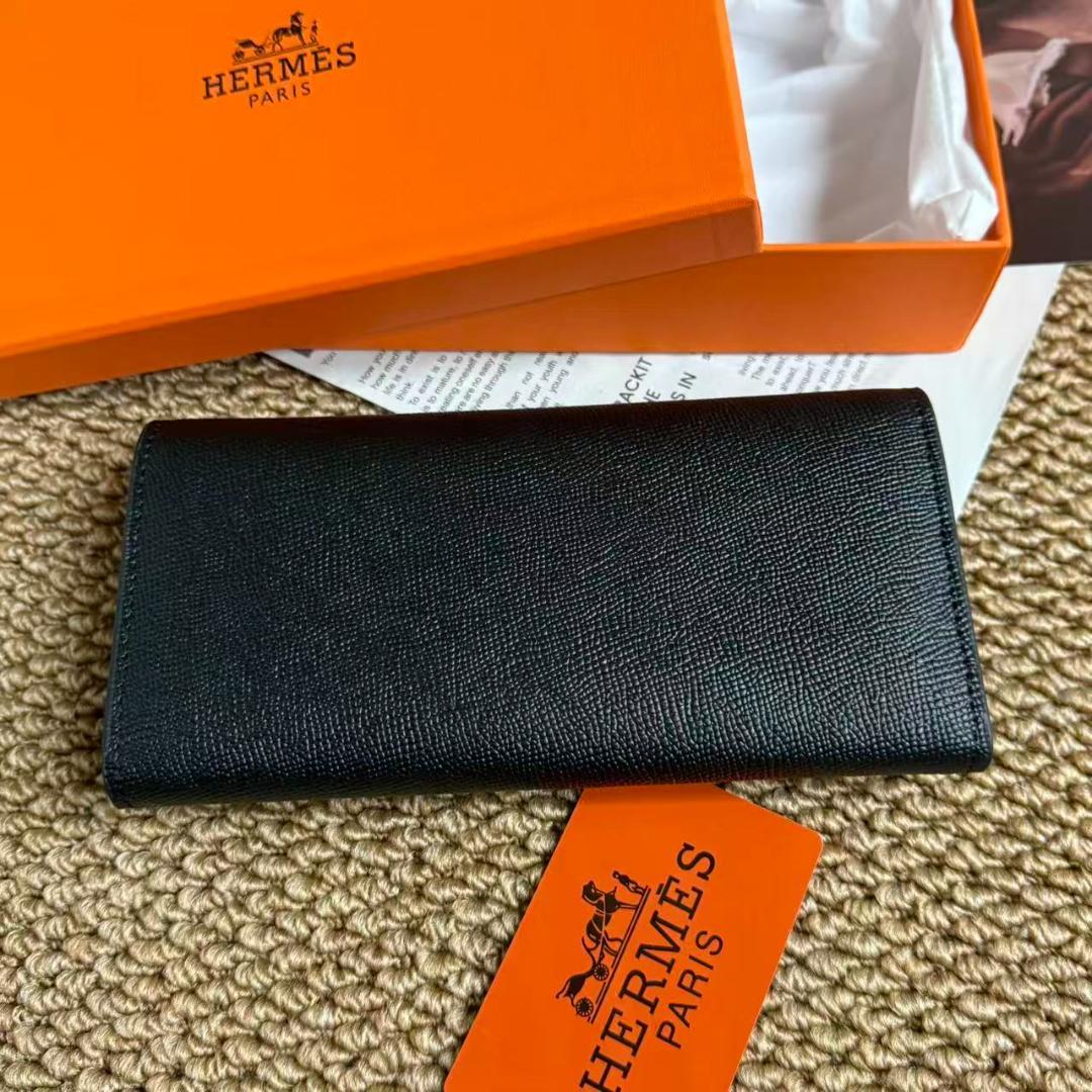 HERMES ブラックレザー 二つ折り財布 - メルカリ