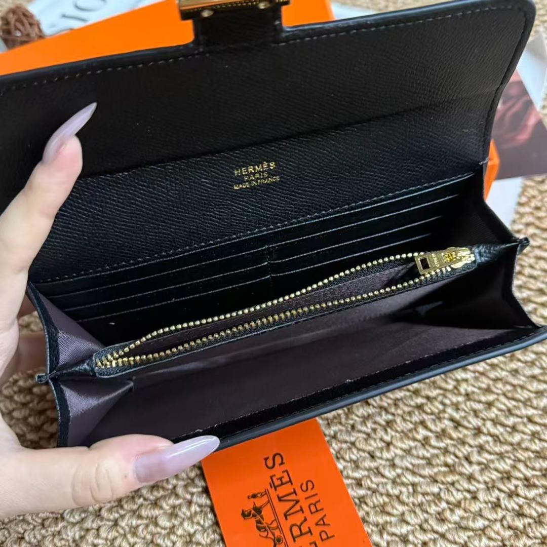 HERMES ブラックレザー 二つ折り財布