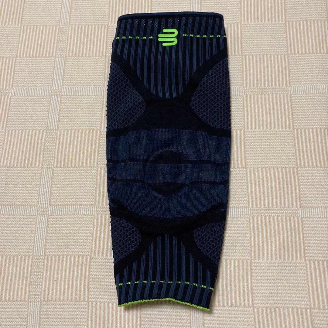 膝サポーター　BAUERFEIND