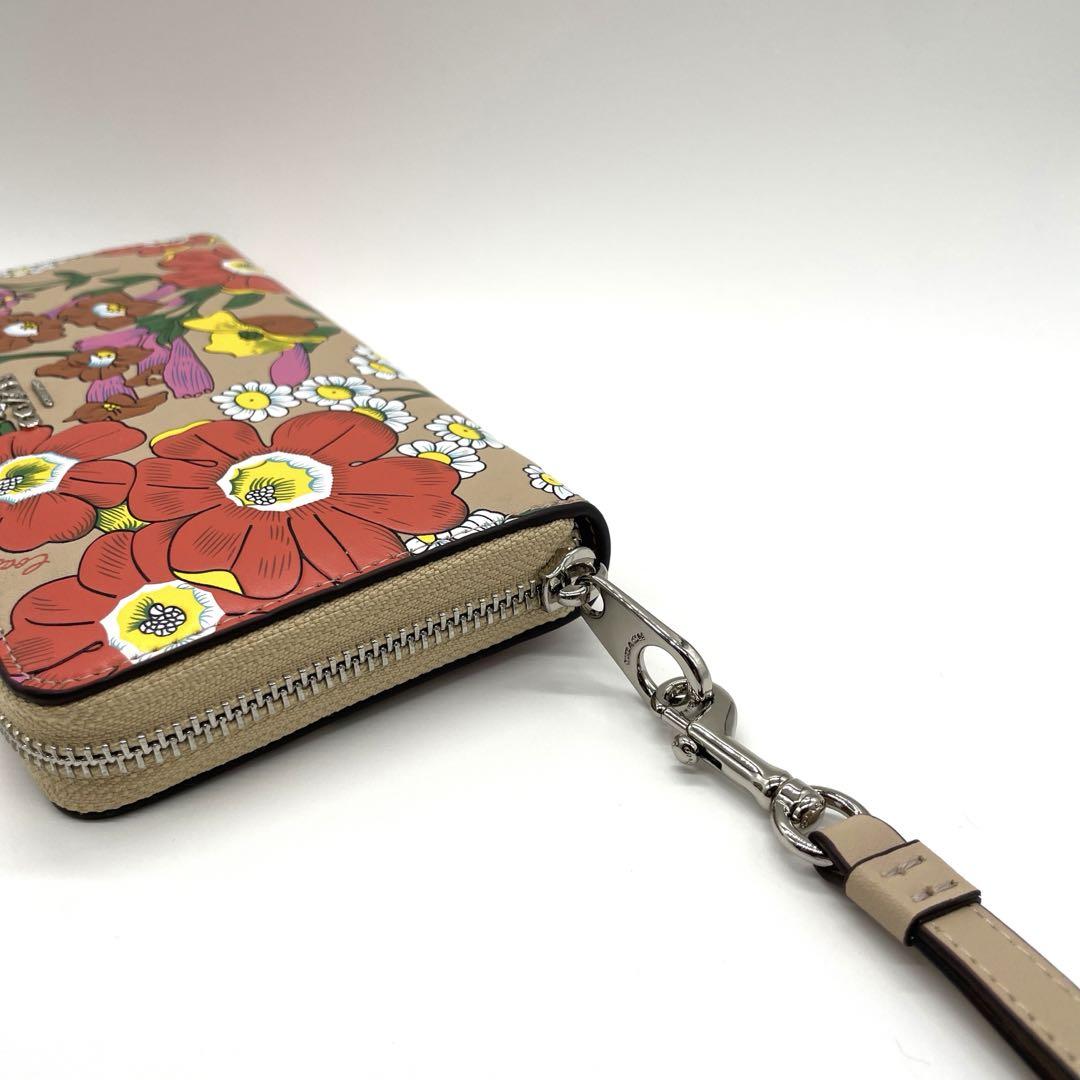 【新品未使用】フラワー フローラル ウォレットCR930 新作 新品未使用】COACH/コーチフラワー フローラル ウォレット
