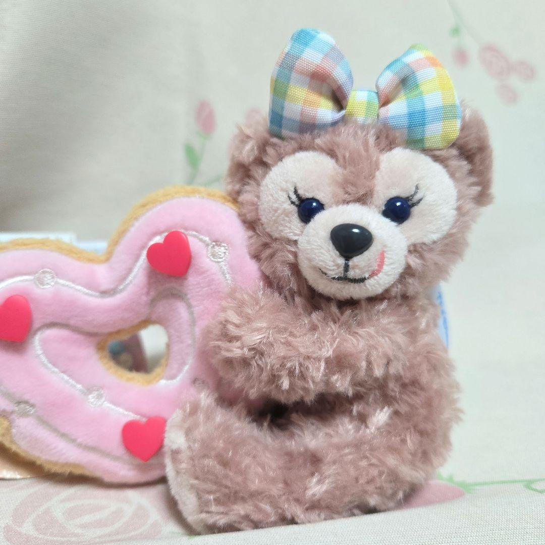 新品 ダッフィー　シェリーメイ　ぬいぐるみバッジ　２点　フィルドウィズジョイ ダッフィー＆フレンズフィルド・ウィズ・ジョイ ぬいぐるみ