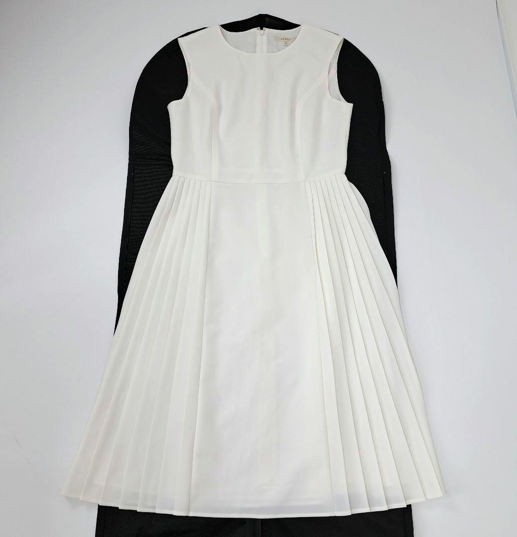 極美品　エポカ　伸縮性抜群　着心地良いフレアワンピース プリーツデザイン 極美品 エポカ 伸縮性抜群 着心地良いフレアワンピース プリーツ