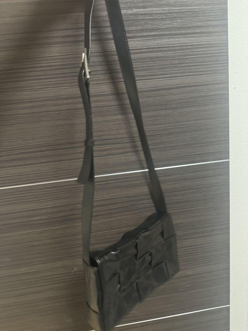 BOTTEGA VENETA クロスボディバッグスモール　カセット