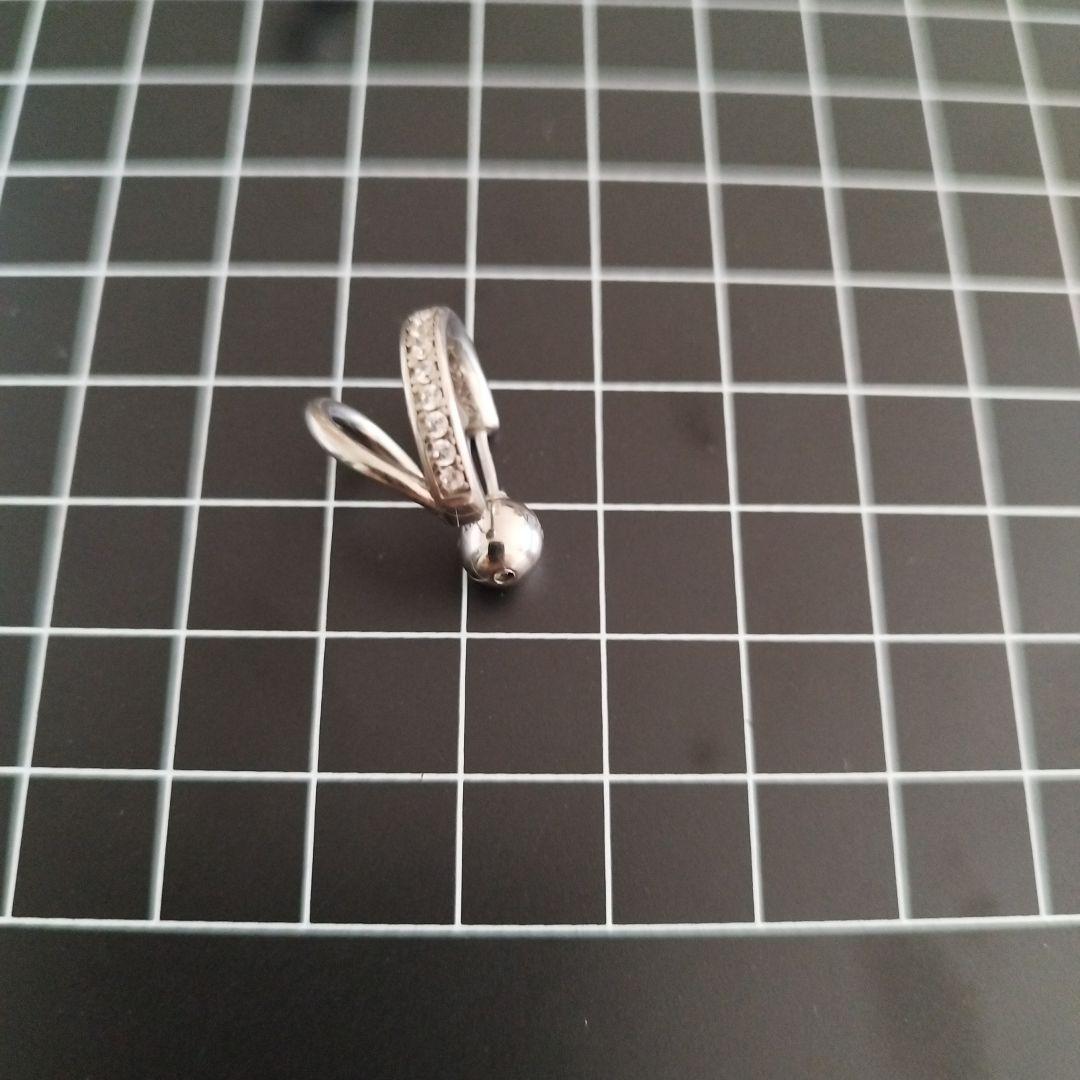 PANCONESI ピアス ストーン付き　左右デザイン違い