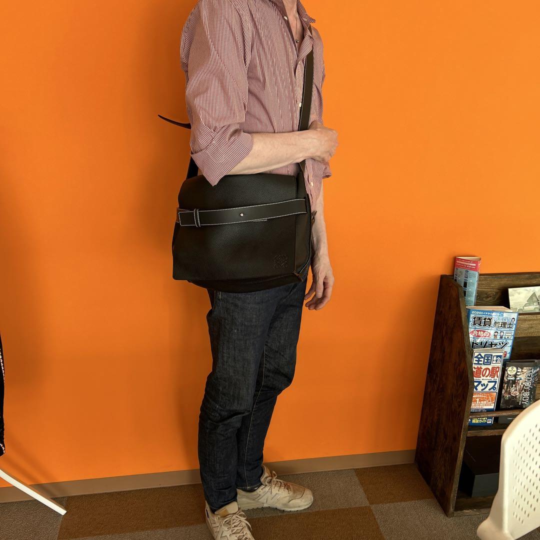 ロエベ　レザーショルダーバック　黒