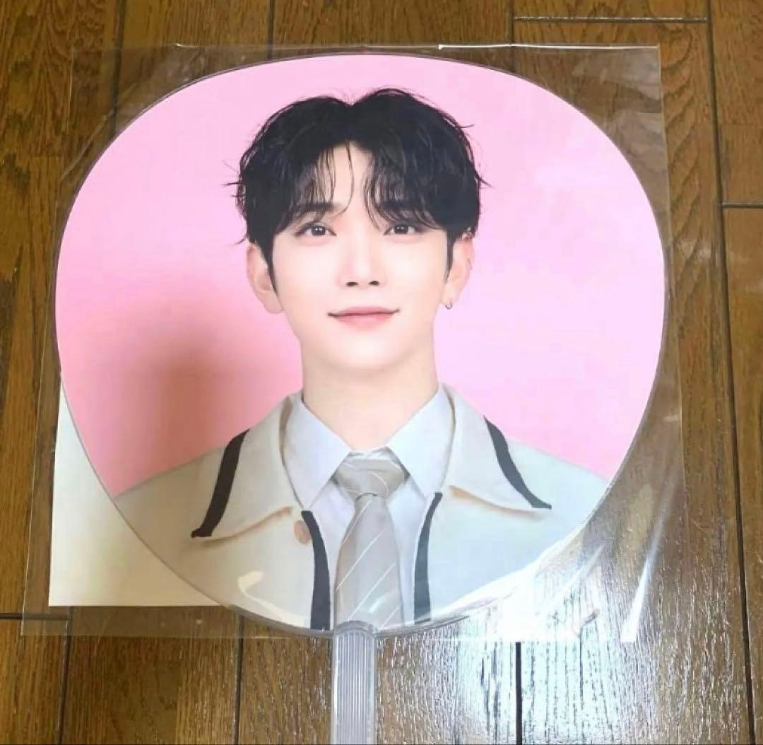 SEVENTEEN HOLIDAY ジョシュア うちわ ファンミ - メルカリ