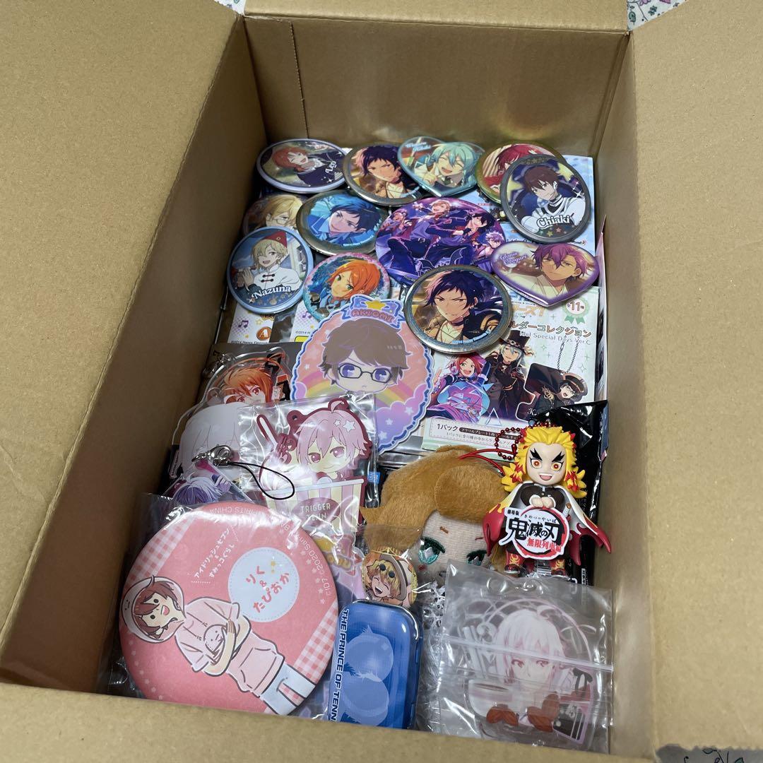 アニメグッズ　まとめ売り　80サイズ　限定1箱