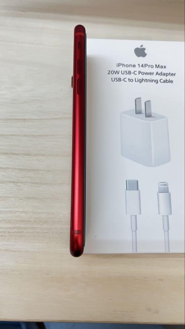 バッテリー100% iPhoneSE第三世代256GB レッド　SIMフリー