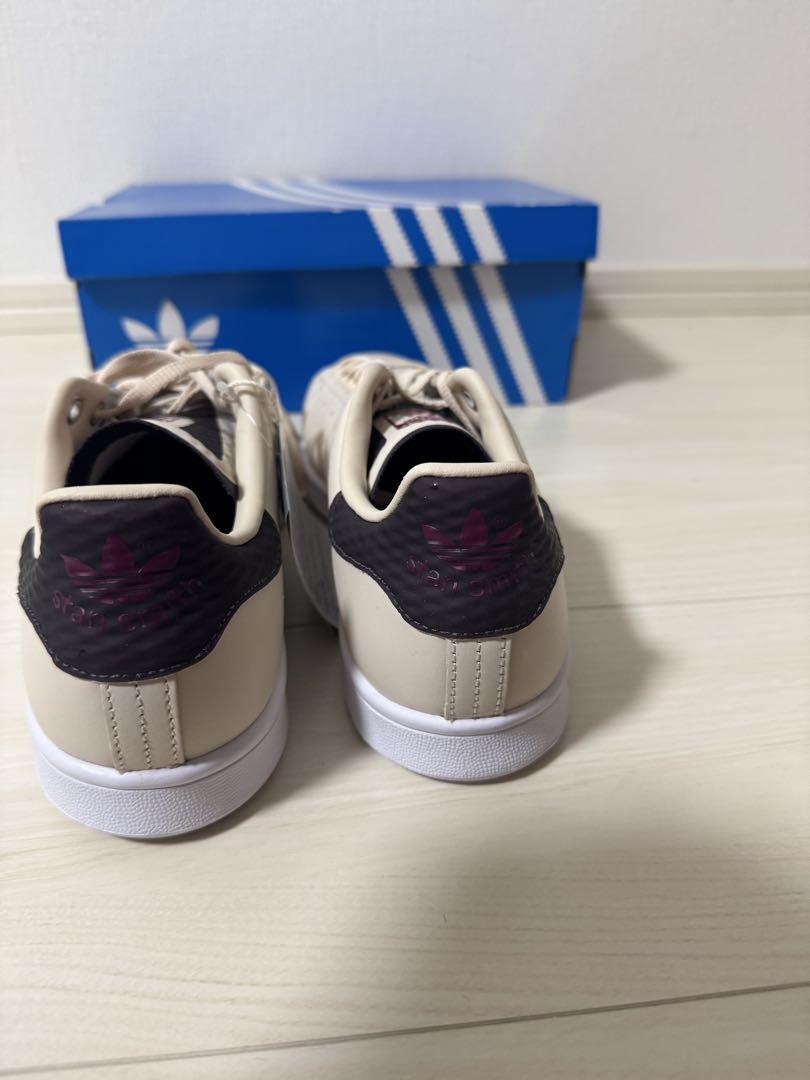 adidas Stan Smith ベージュ スニーカー