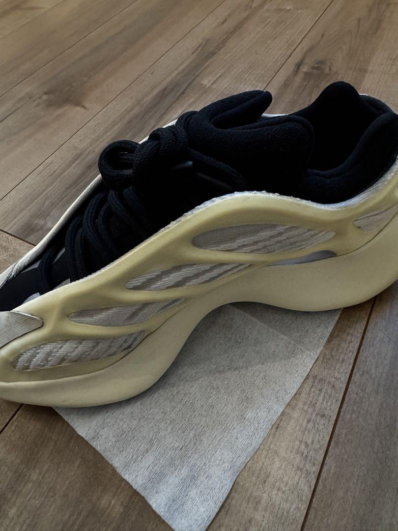 adidas Yeezy Boost 700 V3 ‘Azarl’(箱無し)