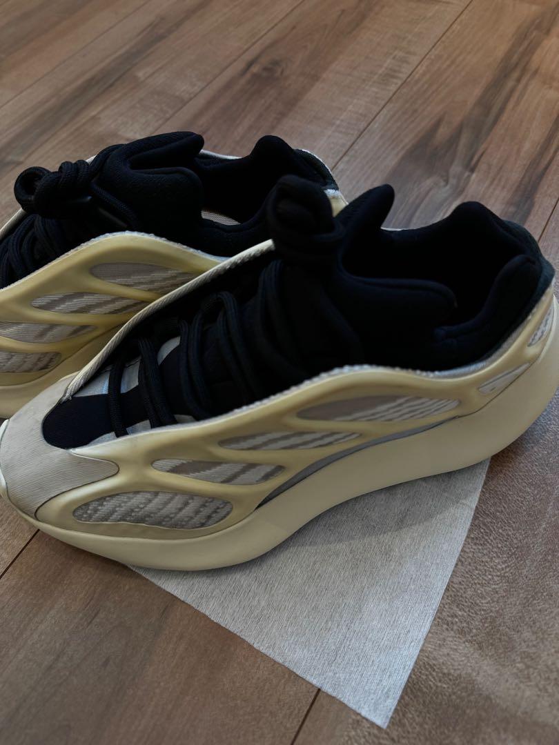 adidas Yeezy Boost 700 V3 ‘Azarl’(箱無し)