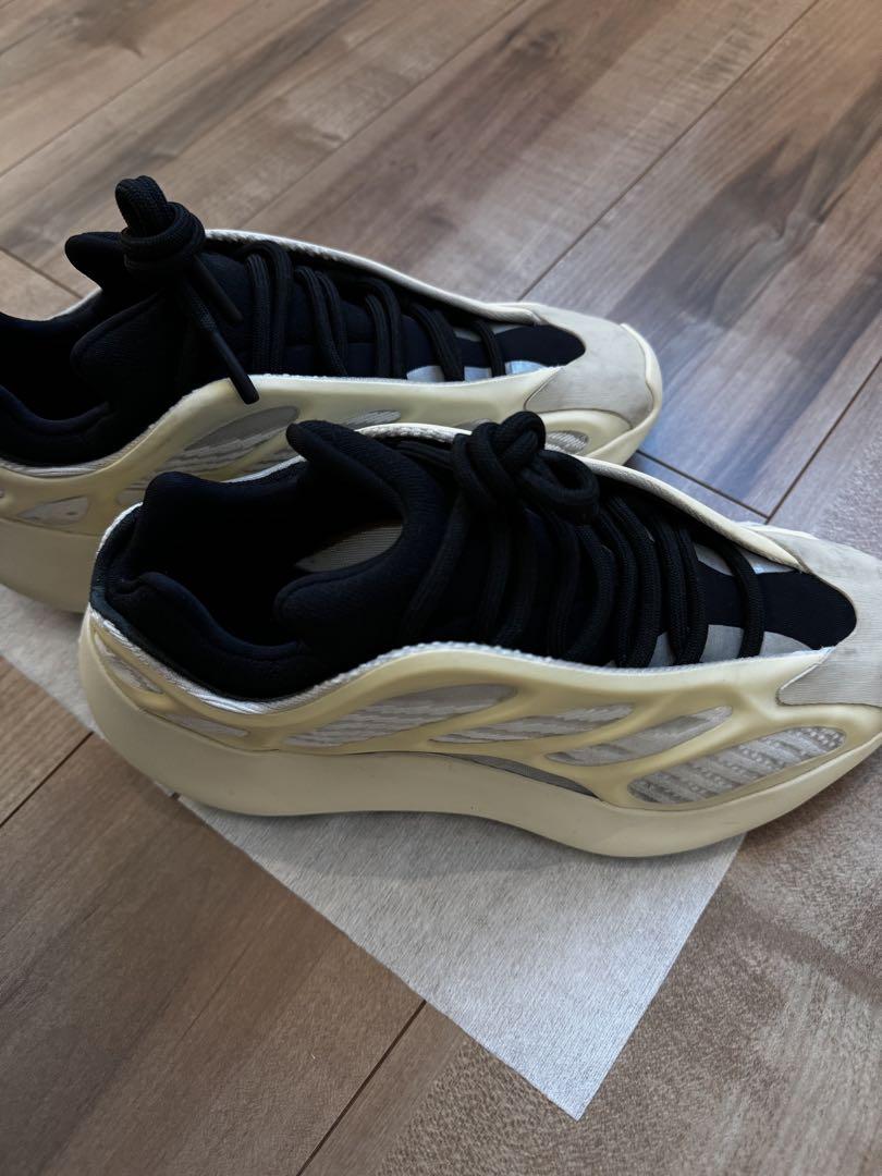adidas Yeezy Boost 700 V3 ‘Azarl’(箱無し)