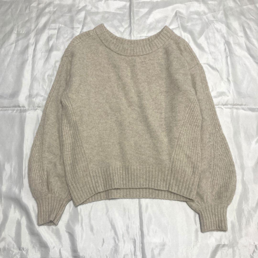 コヒナ　ラクーンクルーネックニットプルオーバー　ベージュ