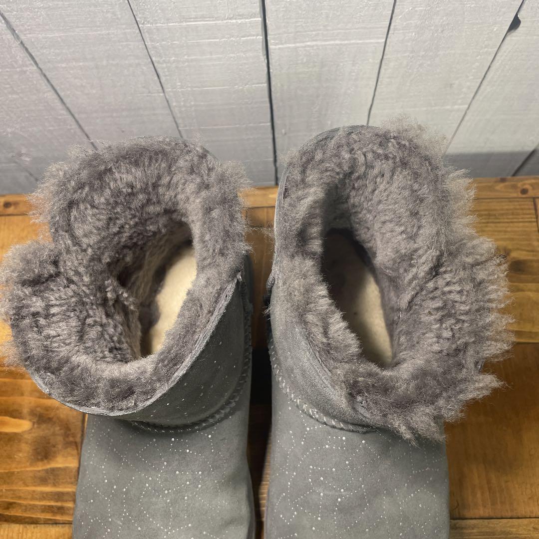 UGG ミニベイリーボタン ブリング コンステレーション