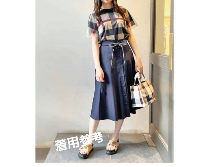 未使用ブルーレーベルクレストブリッジカルゼストレッチフレアスカート