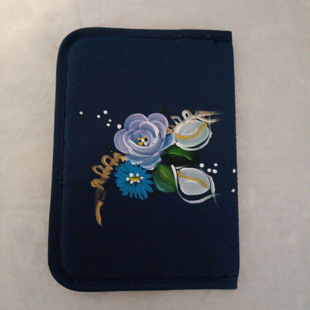 お薬手帳ケース253 トールペイント 手書き ハンドメイド 紫の