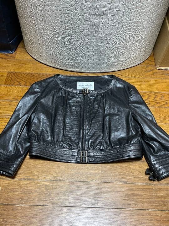 ミスアシダ クロコ型押し羊革ライダース ボレロ黒ワニ革クロコダイル柄