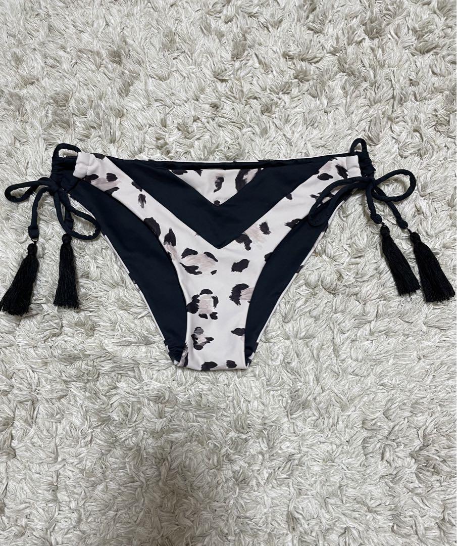 alexia stamボトムスM リバーシブルblack✖️レオパード柄ビキニ alexia stamボトムスM リバーシブルblack✖️レオパード柄ビキニ