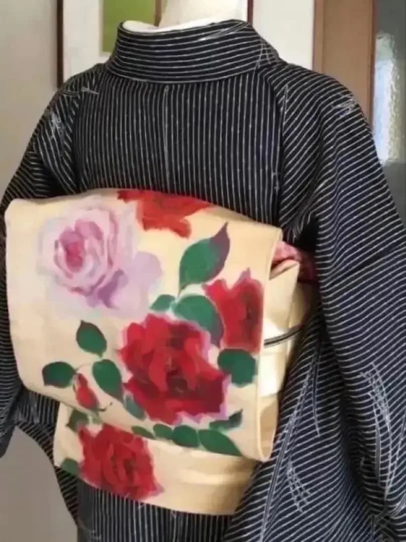 アンティーク 繻子名古屋帯 手描き薔薇の花 絵画的 圧巻の迫力 アンティーク 繻子名古屋帯 手描き薔薇の花 絵画的 圧巻の迫力