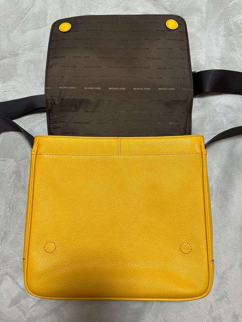 MICHAEL KORS イエロー ショルダーバッグ MICHAEL KORS イエロー ショルダーバッグ