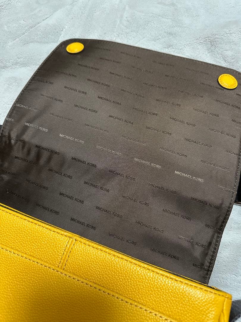 MICHAEL KORS イエロー ショルダーバッグ MICHAEL KORS イエロー ショルダーバッグ