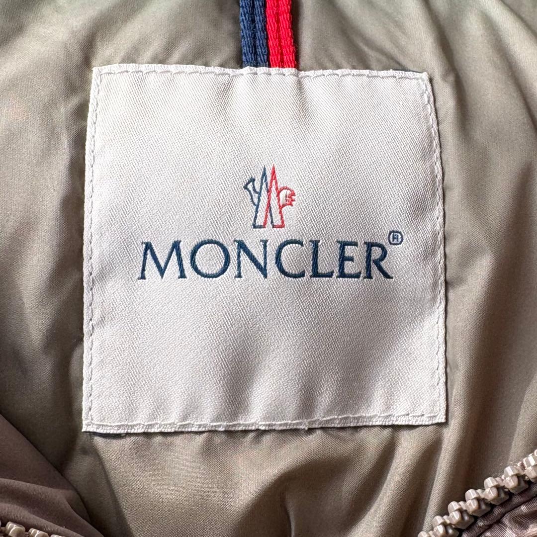 モンクレール ダウンジャケット FLAMME GIUBBOTTO 0 べージュ モンクレール ダウンジャケット FLAMME GIUBBOTTO 0 べージュ