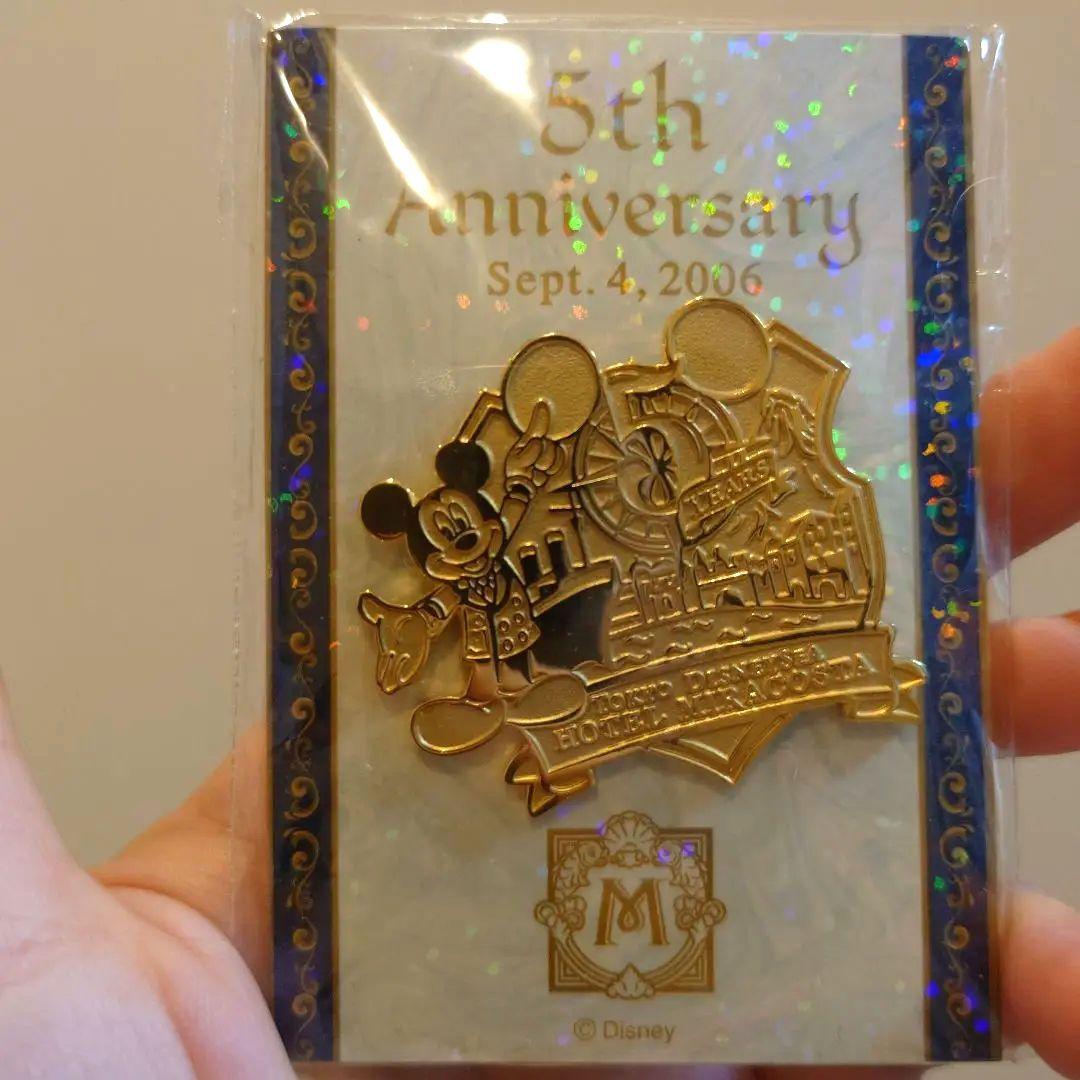【海外輸入】 ディズニー 5周年記念ピンバッチ ホテルミラコスタ 非売品 その他