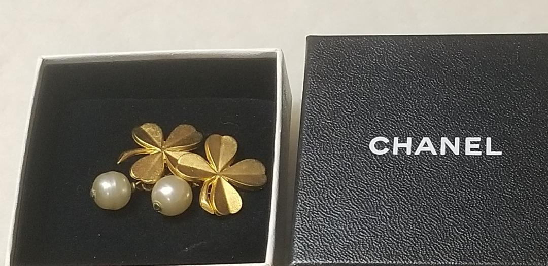 シャネル カフス No.5 クローバー CHANELシャネル＊希少カフスボタン＊クローバー×パール