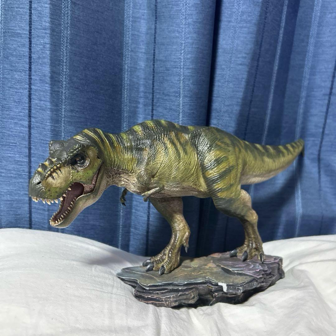 Nanmu 本心楠改　ティラノサウルス　グリーン　恐竜　模型　1/35 台座付き