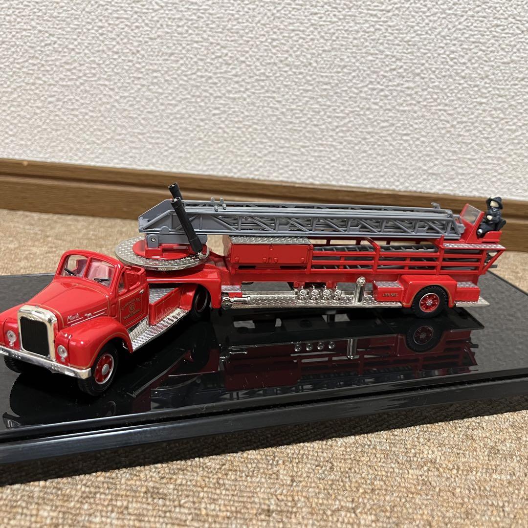 1/50 CORGI AMERICAN LA FRANCE　消防　ウィルクスバリ