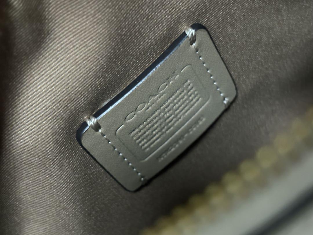 COACH ミニローアンクロスボディ バック