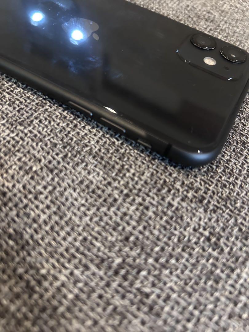Apple iPhone 11 ブラック 本体　64GB