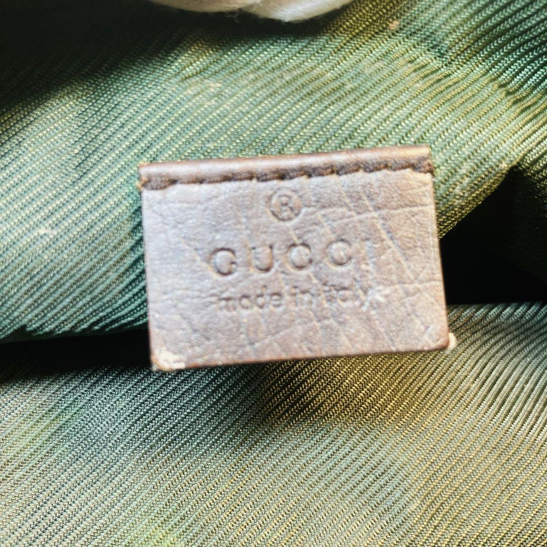 Gucci GGパターン ポーチ グレー Gucci GGパターン ポーチ グレー/赤 バッグ