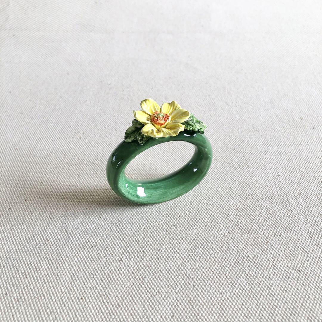 ★スウェーデン 陶器のお花のナプキンリング③ ヴィンテージ