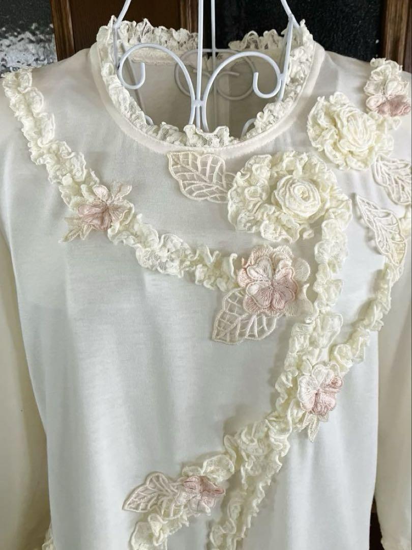 無料配達 美品・スターバレリーナ⭐️薔薇モチーフたっぷりのカットソー トップス