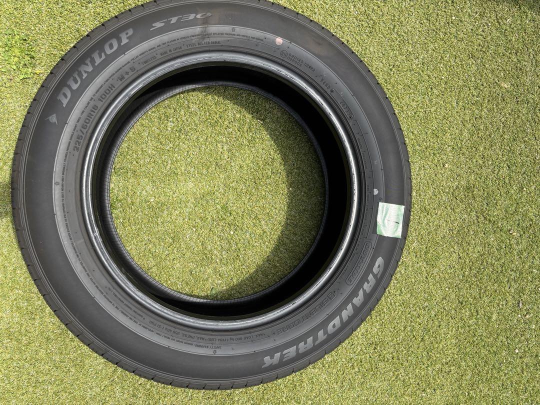18インチ サマータイヤ 4本セット　新車外し　225/60R18 4本