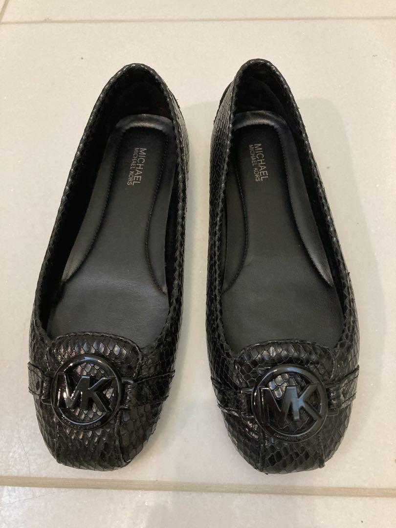 新品未使用　MICHAEL KORS ブラック ローファー MICHAEL KORS ブラックローファー - メルカリ
