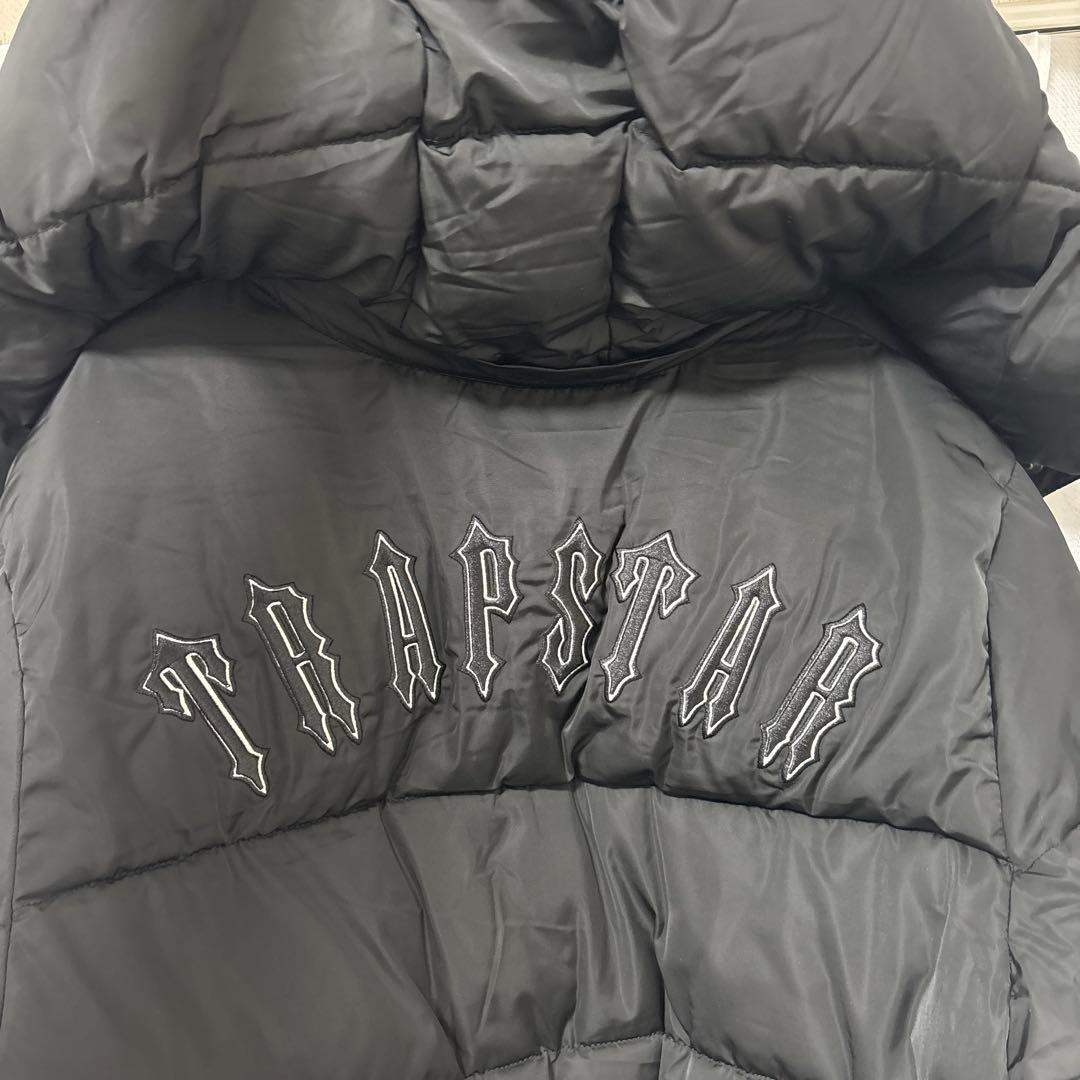 TRAPSTAR ブラックダウンジャケット