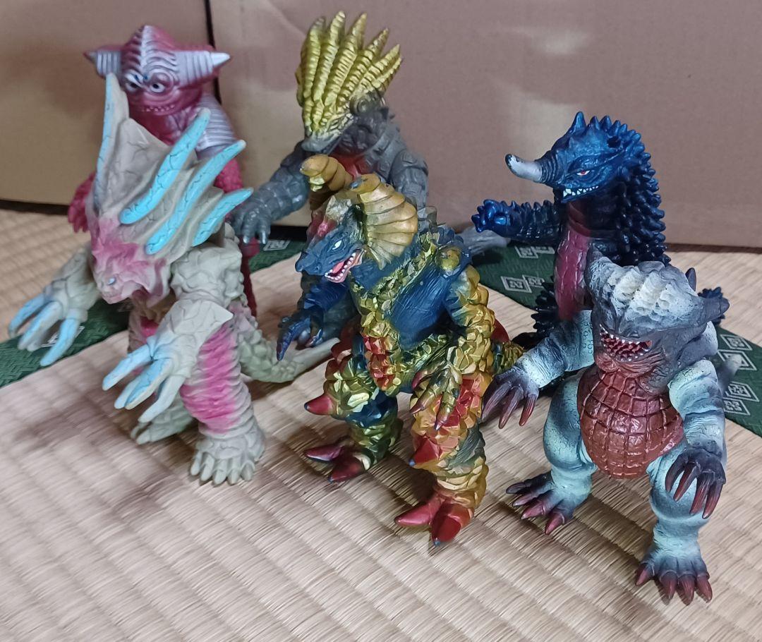 完売 ウルトラ怪獣シリーズ6体セット - メルカリ 特撮