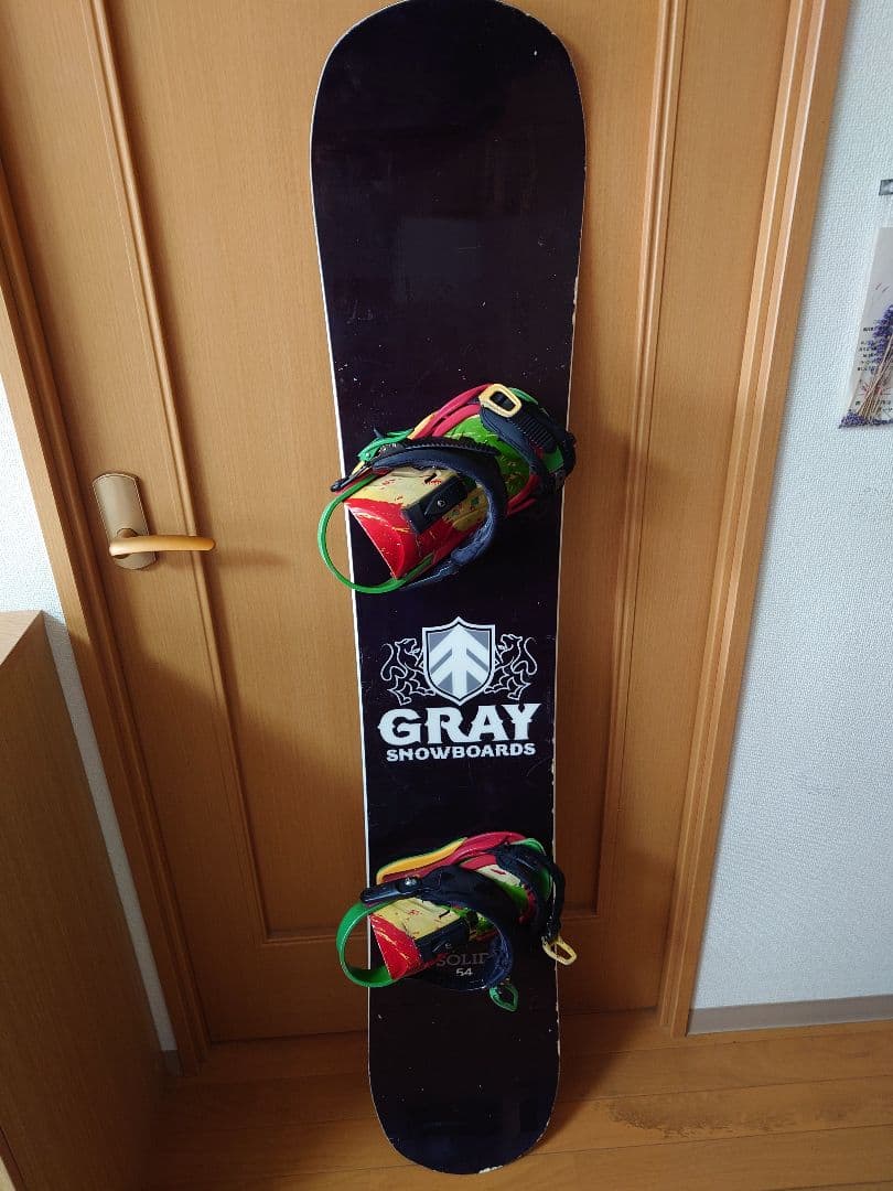 【GRAY SOLID】スノーボード 154センチ（オマケのバインディング付）