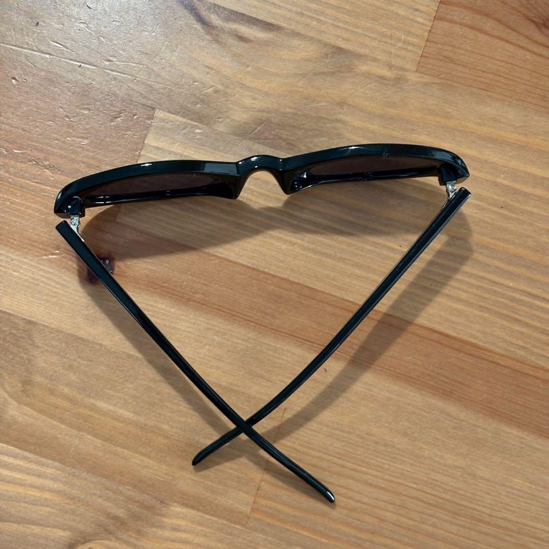 VERSUS ブラック オーバルサングラス イタリア製