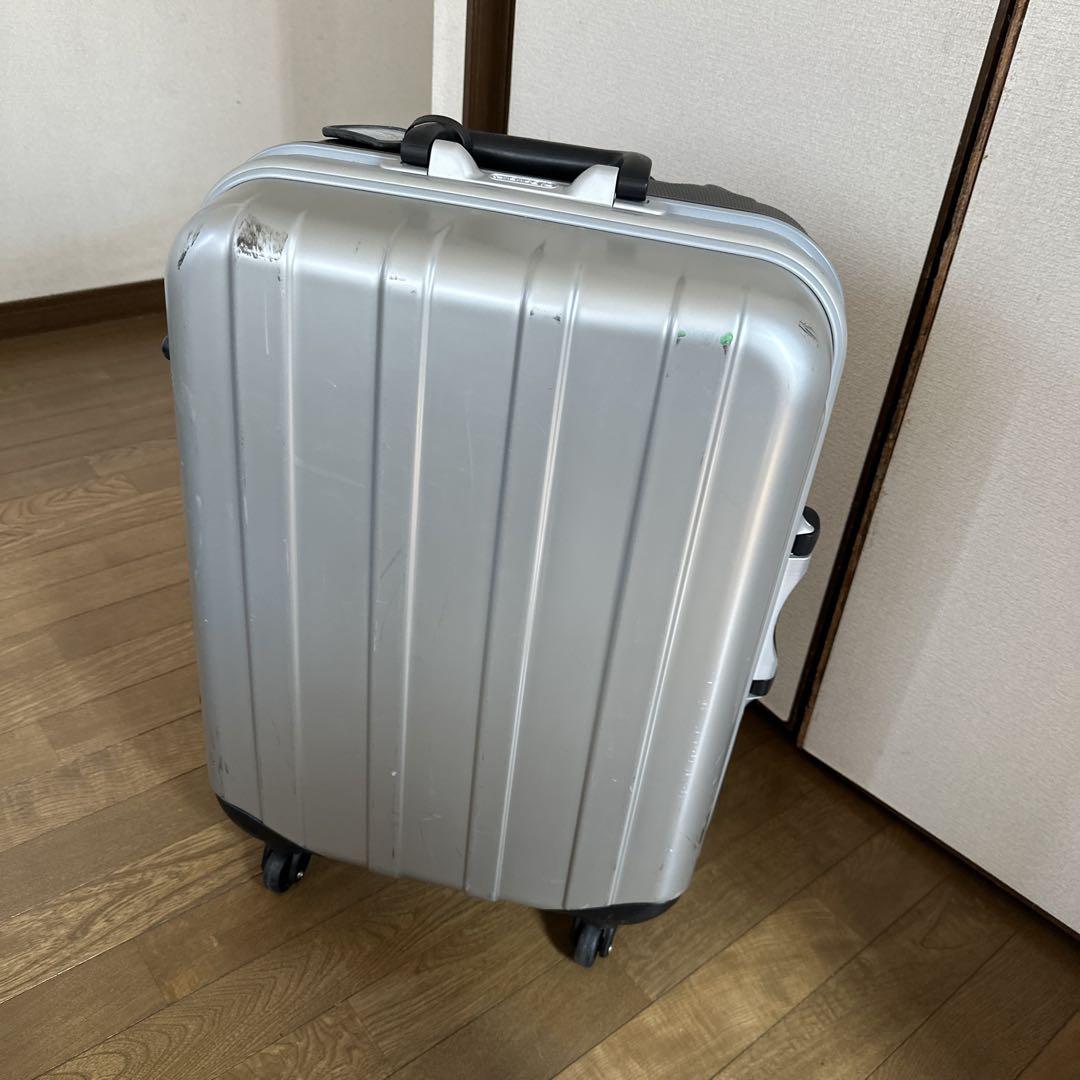 【中身美品】キー付き　EMINENT☆キャリーケース／シルバー