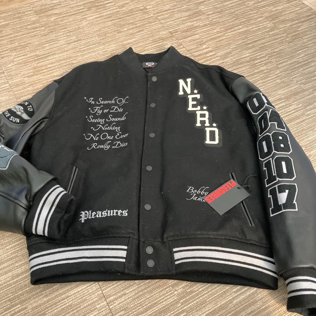 N.E.R.D. スタジャン XXL